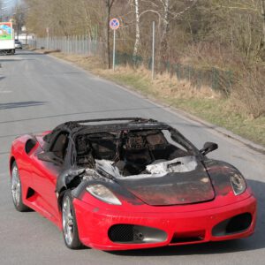 Brandschaden Spider Ferrari gesucht